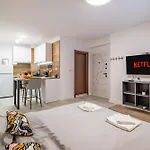 Cozy & Parking - Subject To Availability Apartament *