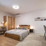 Cozy & Parking - Subject To Availability