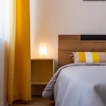 Cozy & Parking - Subject To Availability * فارنا