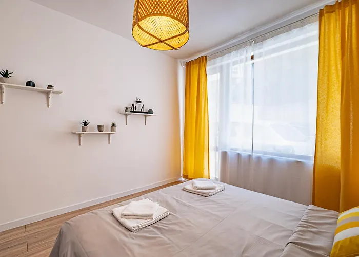 Апартамент Cozy & Parking - Subject To Availability *