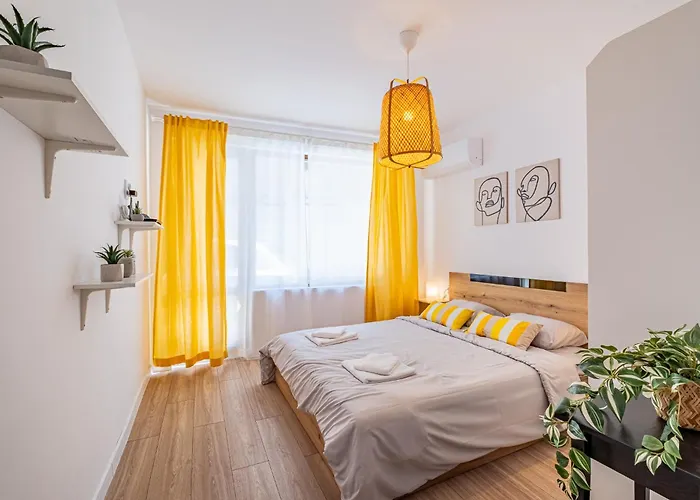 Cozy & Parking - Subject To Availability Апартамент Варна