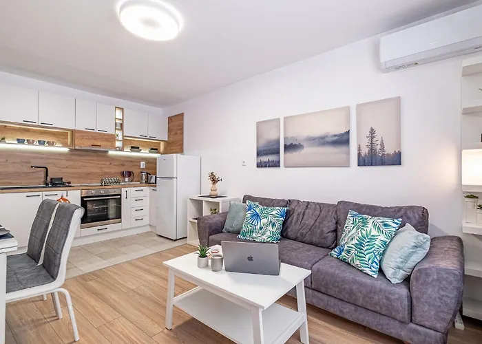 Cozy & Parking - Subject To Availability * Варна