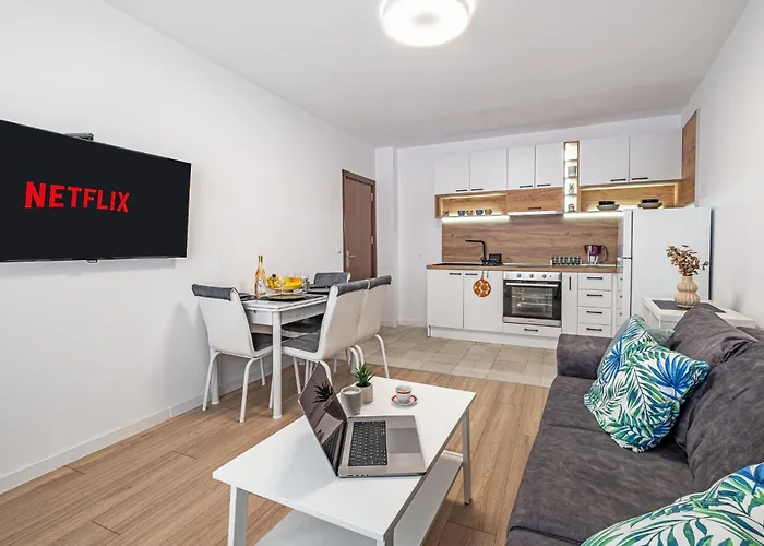 Cozy & Parking - Subject To Availability Варна