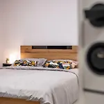 아파트 Cozy & Parking - Subject To Availability
