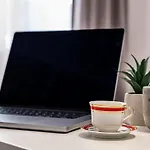 Cozy & Parking - Subject To Availability Apartment