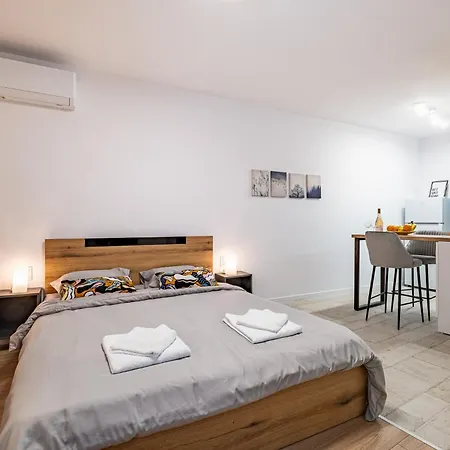 Cozy & Parking - Subject To Availability * Varna