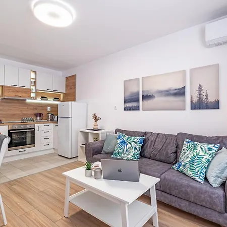 Cozy & Parking - Subject To Availability * Várna