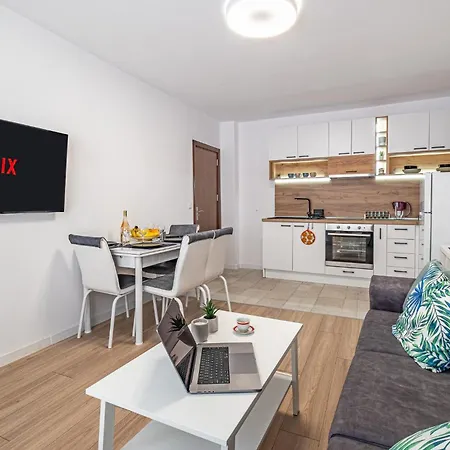 Cozy & Parking - Subject To Availability Varna