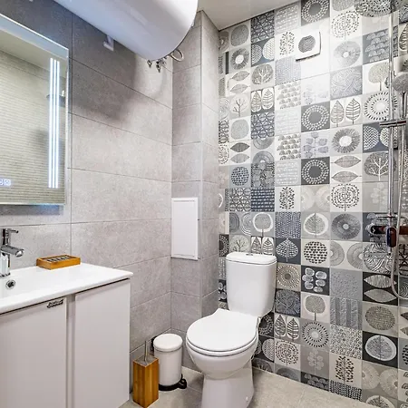 Cozy & Parking - Subject To Availability