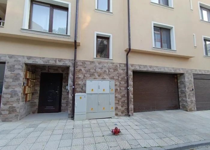 Appartamento Cozy & Parking - Subject To Availability